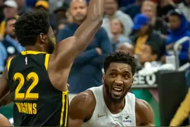 （体育）篮球——NBA常规赛：骑士胜勇士图片