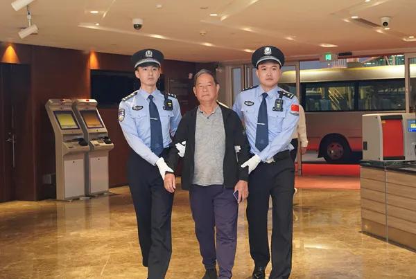 中纪委：今年已追回赃款225亿