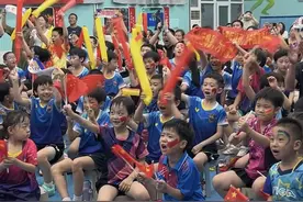 孙颖莎启蒙教练为混双夺金欢呼：莎莎不愧是大心脏！图片