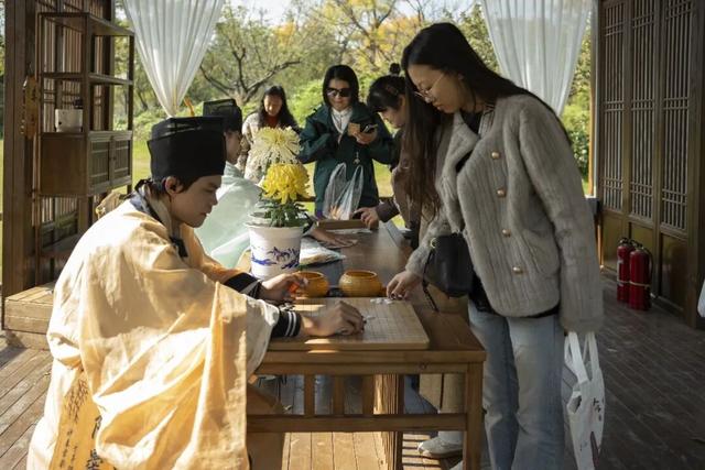 “来开封不是看风景，是真的走进了另一个世界”