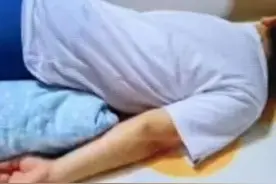 儿童支原体肺炎护理——叩背排痰有妙招图片