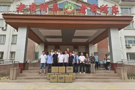 高新区小营街道麻家村党支部开展“走进养老院 温暖老人心”主题党日活动图片