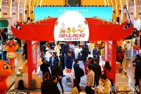 火爆出圈！“潜江龙虾”亮相湖北优质农产品上海展图片