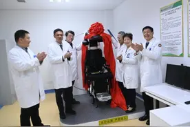 眩晕诊疗“利器”！青岛大学医疗集团西海岸第二医院引进良性阵发性位置性眩晕诊疗机图片