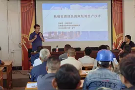 农科专家为富宁县甘蔗产业精准“把脉”图片