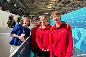 石川佳纯用中文采访中国女乒，还托陈梦帮忙给马龙送徽章图片