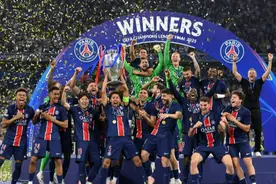 姆巴佩尴尬到抠脚趾？没有超级巨星压阵的巴黎圣日耳曼，靠“小孩子”夺冠！图片