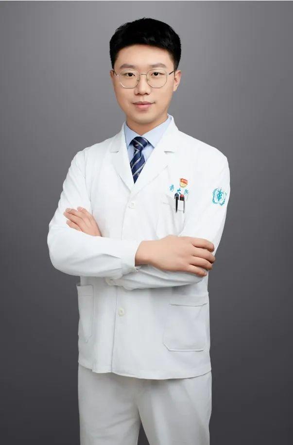 “男”丁格尔救助心脏骤停患者