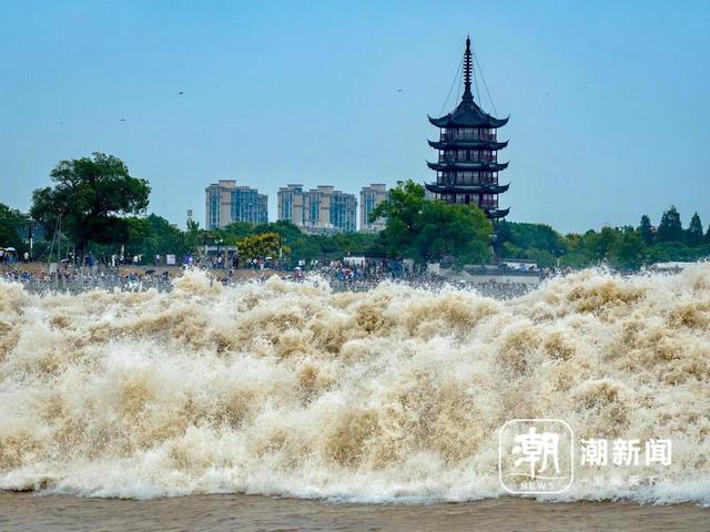 多图来袭，潮高一米多！万名游客共睹“鬼王潮”