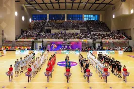 “梁平卤烤鸭”杯2025全运会男子篮球热身对抗赛启幕图片