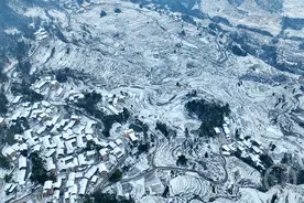 梯田雪景美如画图片
