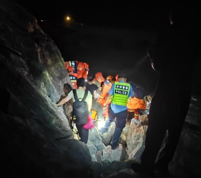 22岁男子徒步深圳“望郎归”突发热射病 家属称已昏迷10天 同行人反思药品和电解质水准备不足