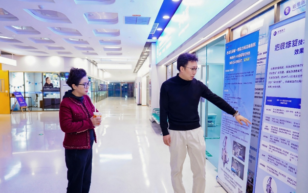 张菊芳、吴文育教授带队莅临疤愈医疗-陕西附大医院深入交流