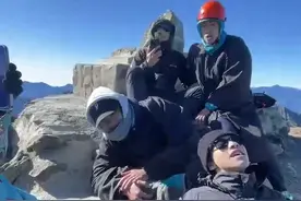 台湾大地震：游客登顶玉山瞬间 遭遇强震惊魂图片