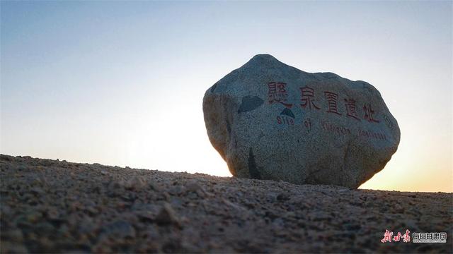 敦煌：秋染悬泉谷 胡杨绘画卷