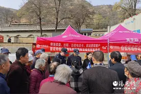 陕西移动榆林分公司：数智展车走进绥德郝家桥村开展公益反诈宣传活动图片