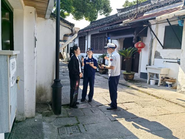 市级主流媒体直击“九小场所”守护古城“大安全”