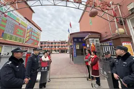 桐柏公安：守护新春开学季 筑牢平安上学路图片