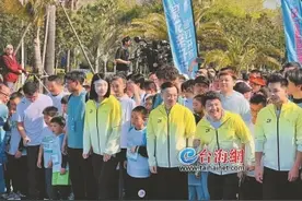 四位奥运冠军领跑这场亲子跑 杨威、陈一冰、何冲、曲春雨组成“奥运追风团”亮相助阵图片