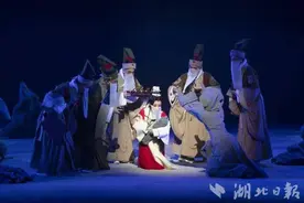 新戏老戏各显魅力 湖北黄梅戏《女国医》《天仙配》广西演出掀热潮图片