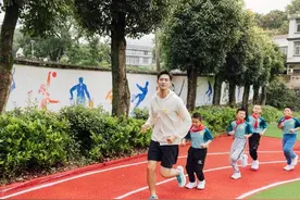 跑鞋品牌索康尼、HOKA、昂跑连签明星代言，瞄准大众跑者钱包图片