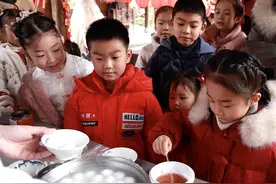 小汤圆“出海”记：灯火映万家，难舍故乡甜图片