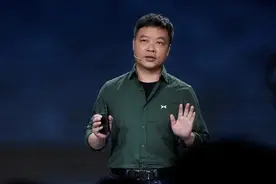 友商99%是假的？余承东发朋友圈回击何小鹏图片