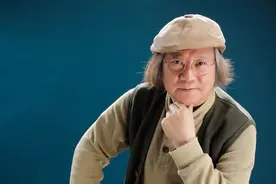 开本最小作品最多，漫画家郑辛遥出袖珍“逗本”，还有上海话讲解、英文翻译图片