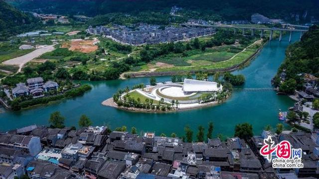 花垣假期文旅市场火爆 “锰三角”华丽转身