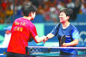 61岁倪夏莲、58岁曾志英，乒乓“阿姨”奥运之旅未完待续……图片