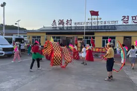 图们市月晴镇杰满村新时代文明实践站举办“党庆百年情 车友村民共欢聚”暨“同吃一桌饭同过一个节”主题活动图片