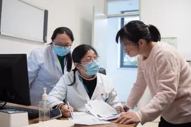 33岁女老师咳嗽、打喷嚏都会尴尬……这个难以启齿的问题，让产后妈妈们很崩溃图片