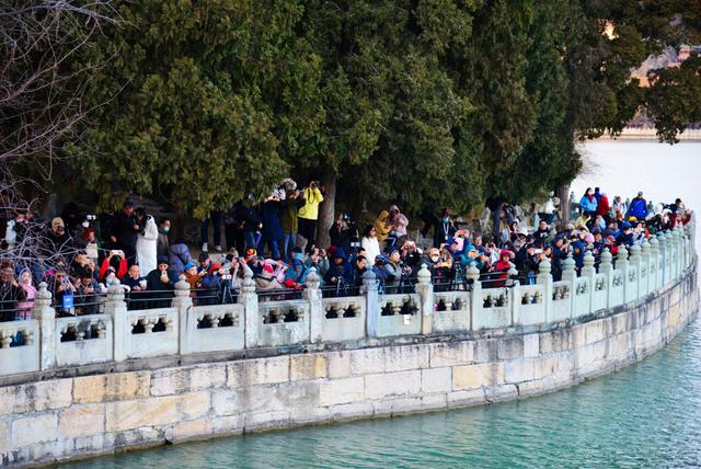 颐和园“金光穿洞”引客来