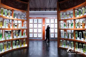 解锁“中草药”奥秘！“热雪新疆”媒体采访团走进阿尔泰山中草药博物馆图片