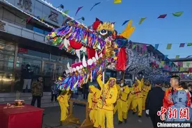 赓续中华文脉 呼和浩特传承300年的“龙灯节”启幕图片