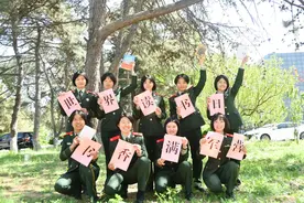 “书香飘军营”，看看武警官兵推荐了哪些好书图片