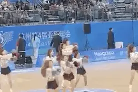 这支啦啦队的表演，全网点赞！图片