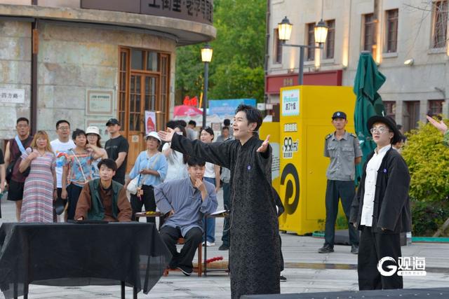 丰富多彩！街头演艺拉开青岛夜幕