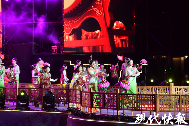 “马”来赏灯！第40届秦淮灯会亮了，全球联动“世界共此光”