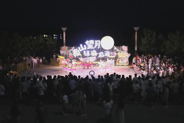又“红”又“潮”！杨凌星空集市“点燃”渭河夏夜