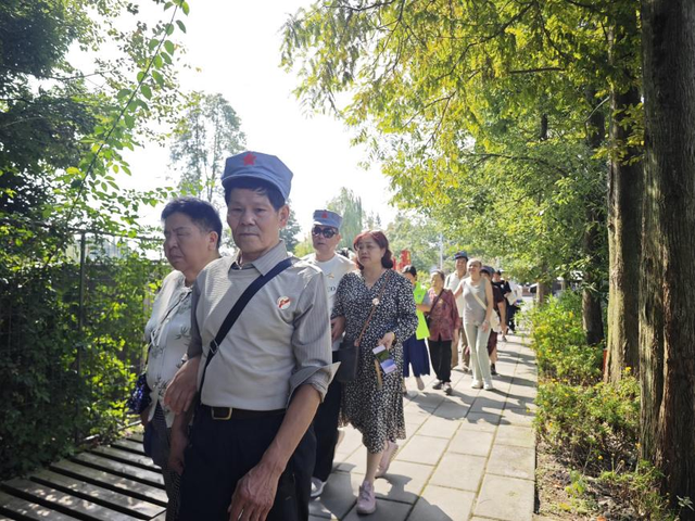 国际盲人节丨共赴“红色之旅”、科技产品体验…与盲人朋友温暖同行