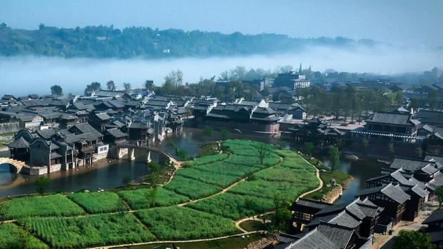 古镇新“味”，文旅新“景”——探寻四川烟火气里的消费密码