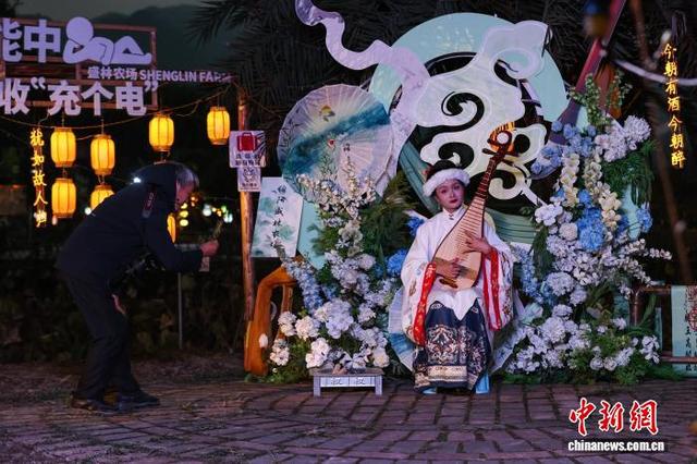 贵州绥阳：诗潮市集助力夜间消费