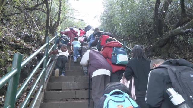 “冷资源”点燃“热经济” 多地冰雪活动精彩纷呈