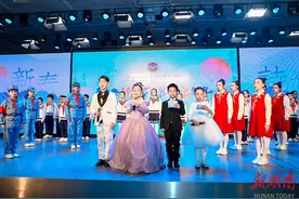 经典辞旧岁  书香迎新年图片
