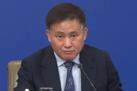 潘功胜：优化科技创新和技术改造再贷款政策视频封面