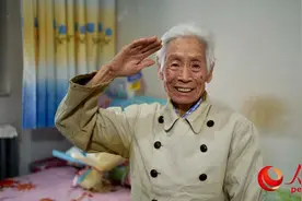 戈壁渐成绿洲 八旬老人讲述屯垦故事图片