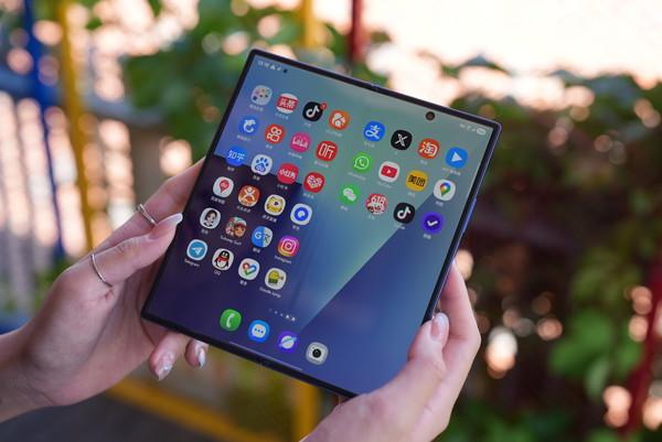 三星Galaxy Z Fold7：8.9毫米机身 当折叠屏不再妥协