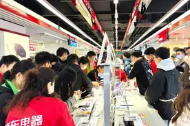 京东电器京彩嗨购节启动 2025年将在沪新开4家大店图片