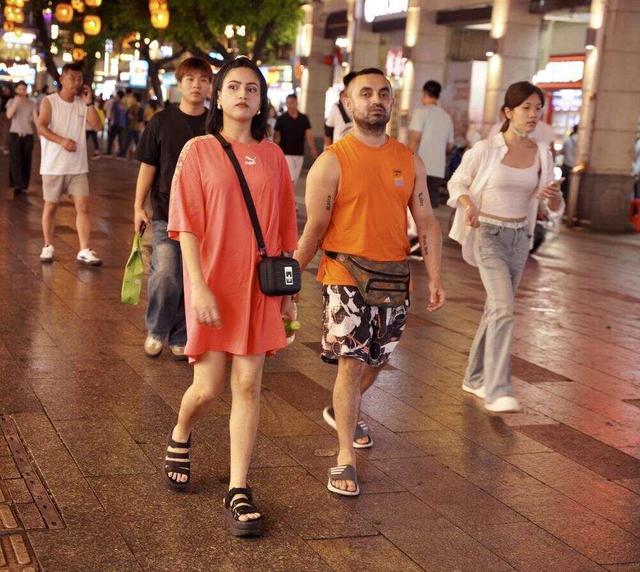 广州好，请你行夜街